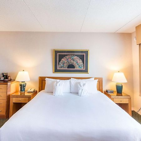 Ramada By Wyndham Thunder Bay Airlane Hotel Buitenkant foto