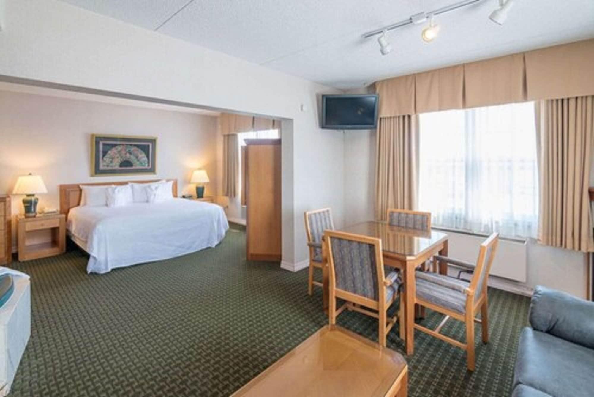 Ramada By Wyndham Thunder Bay Airlane Hotel Buitenkant foto