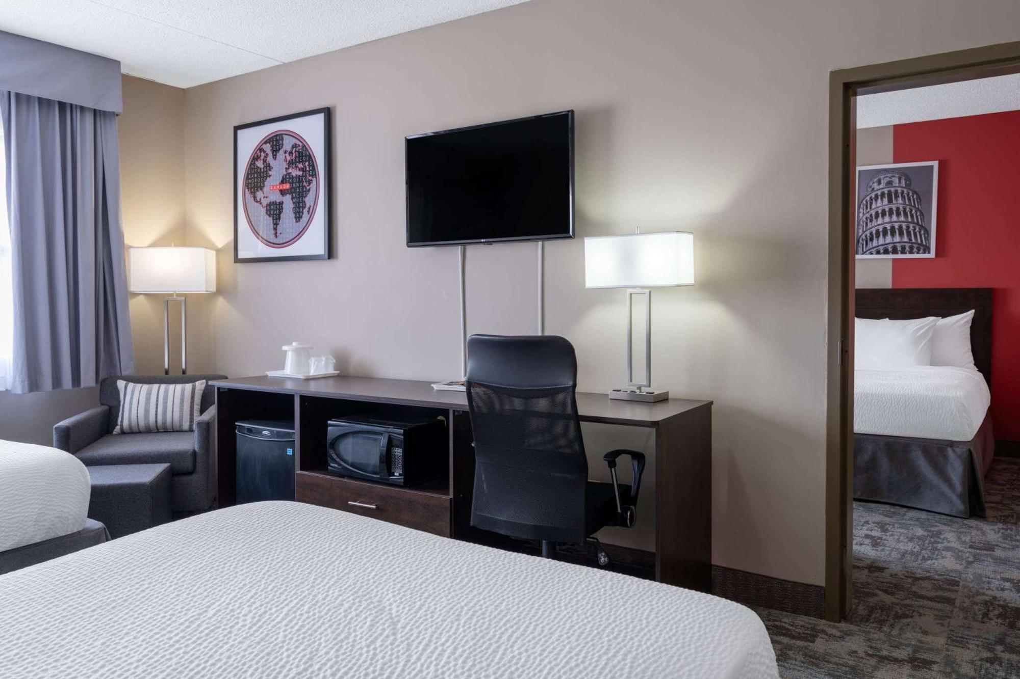 Ramada By Wyndham Thunder Bay Airlane Hotel Buitenkant foto