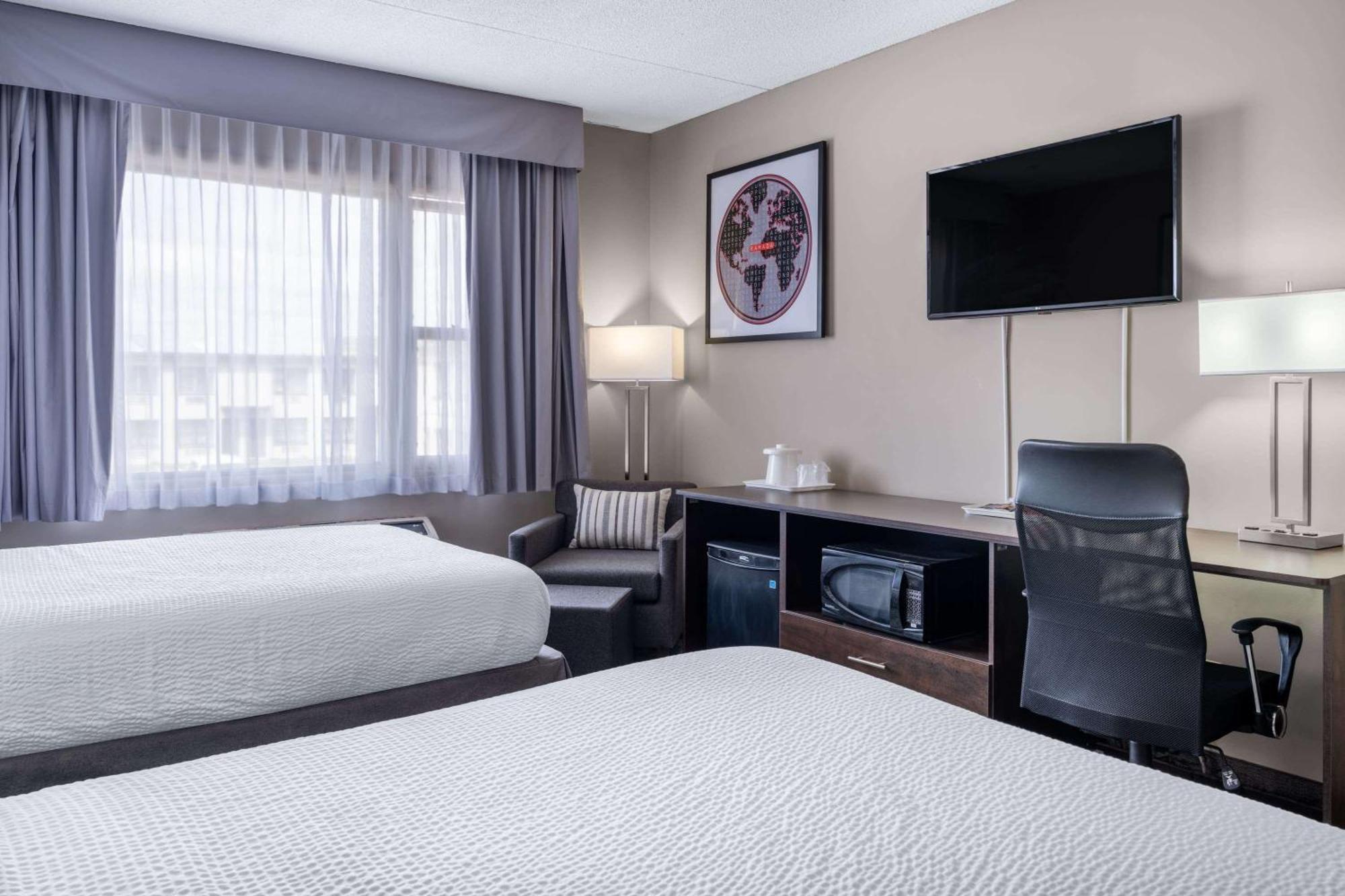 Ramada By Wyndham Thunder Bay Airlane Hotel Buitenkant foto