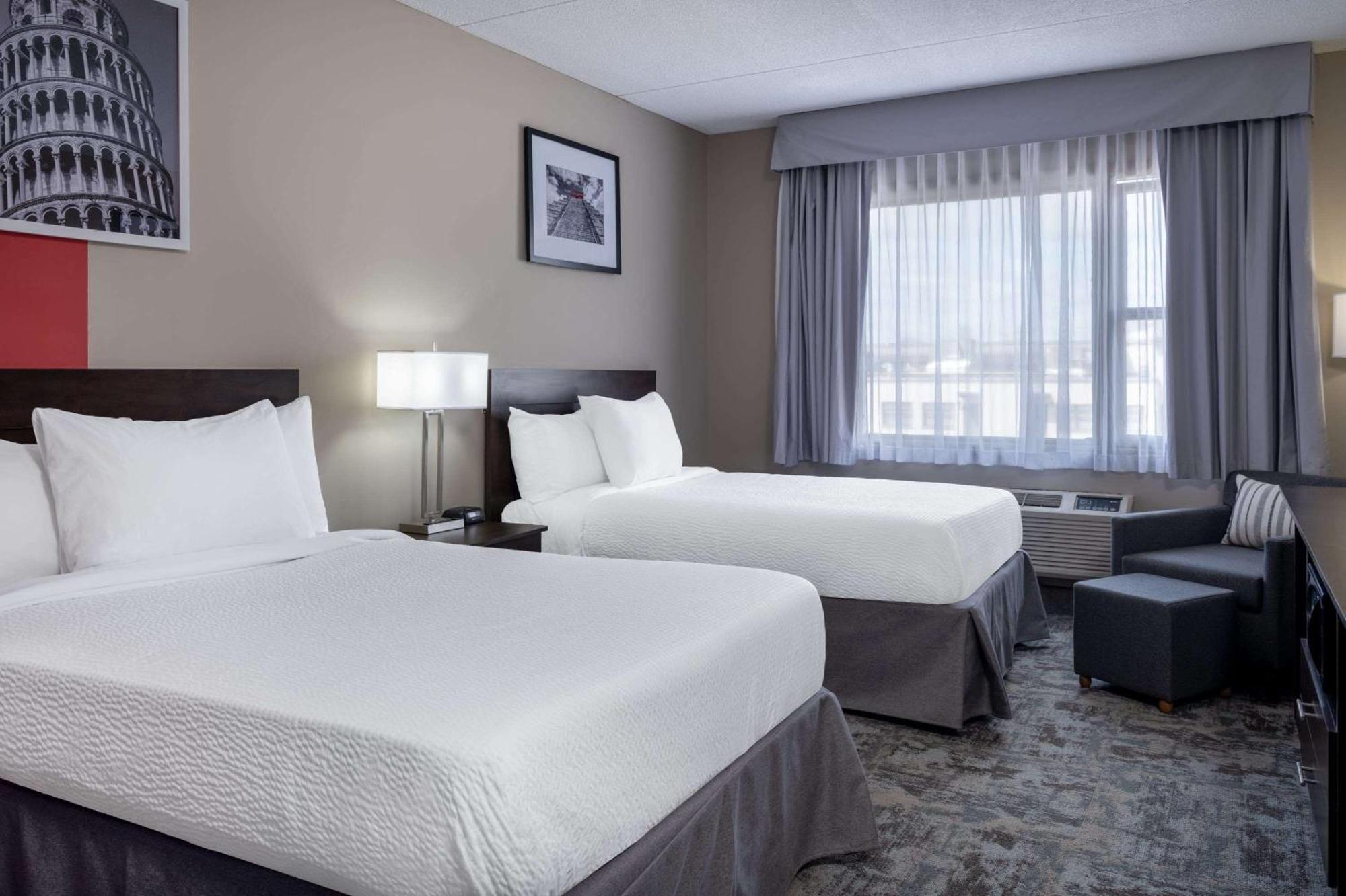 Ramada By Wyndham Thunder Bay Airlane Hotel Buitenkant foto