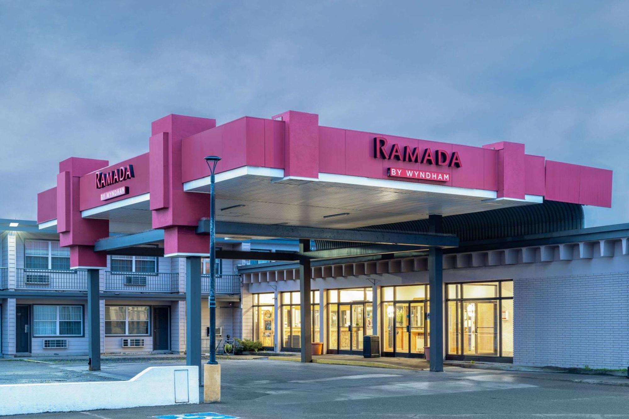 Ramada By Wyndham Thunder Bay Airlane Hotel Buitenkant foto