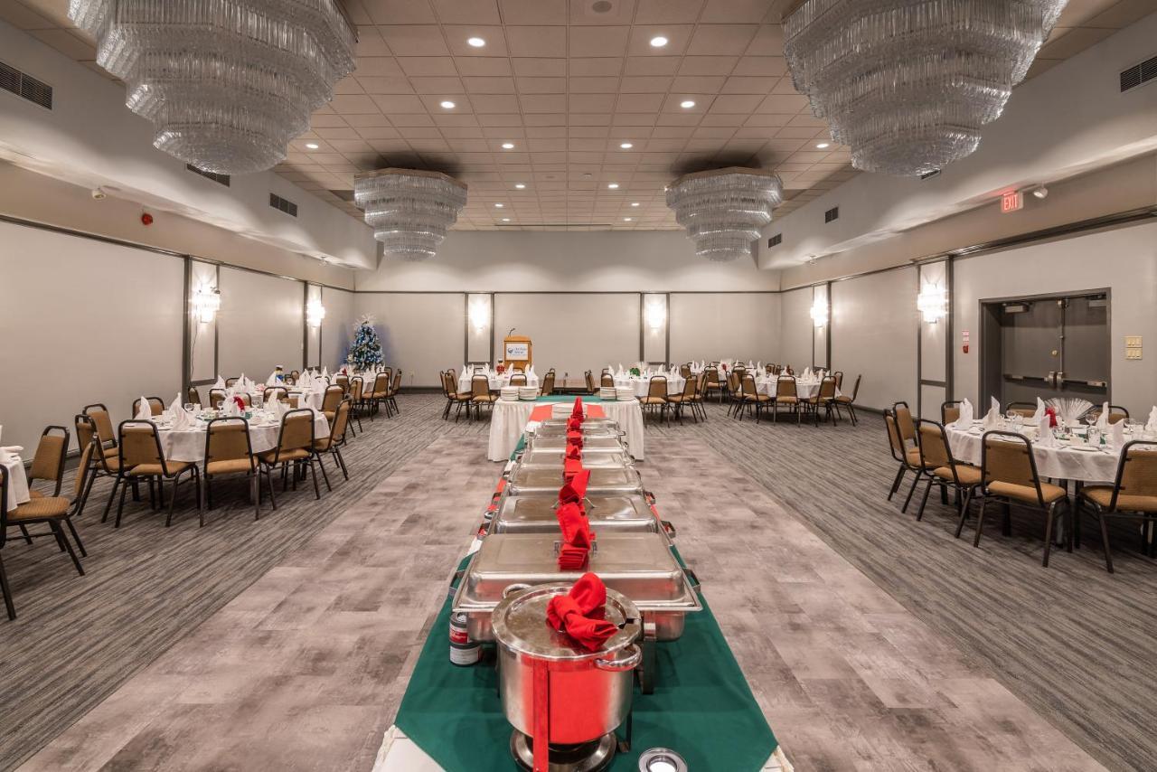 Ramada By Wyndham Thunder Bay Airlane Hotel Buitenkant foto