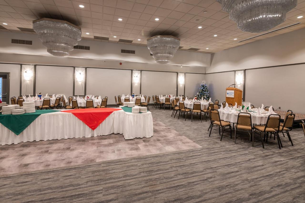 Ramada By Wyndham Thunder Bay Airlane Hotel Buitenkant foto