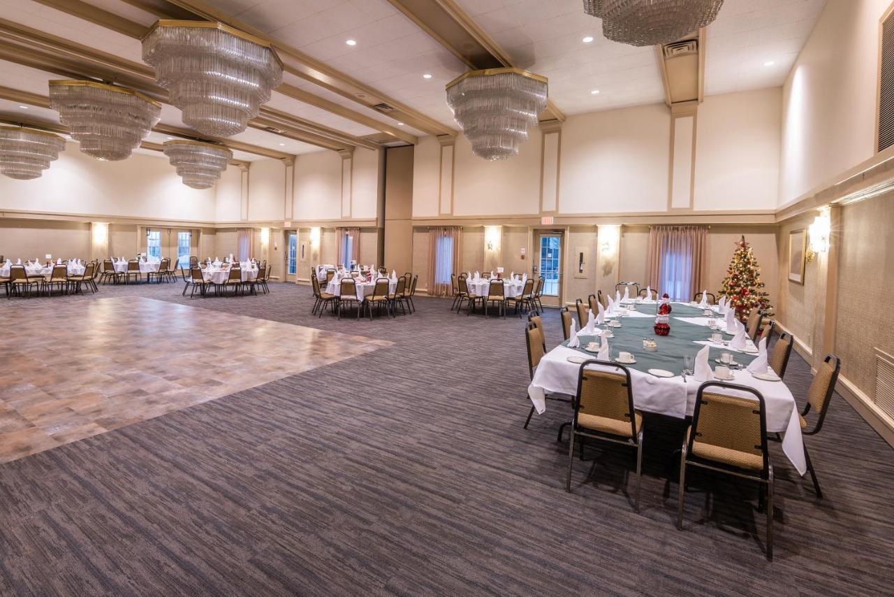 Ramada By Wyndham Thunder Bay Airlane Hotel Buitenkant foto