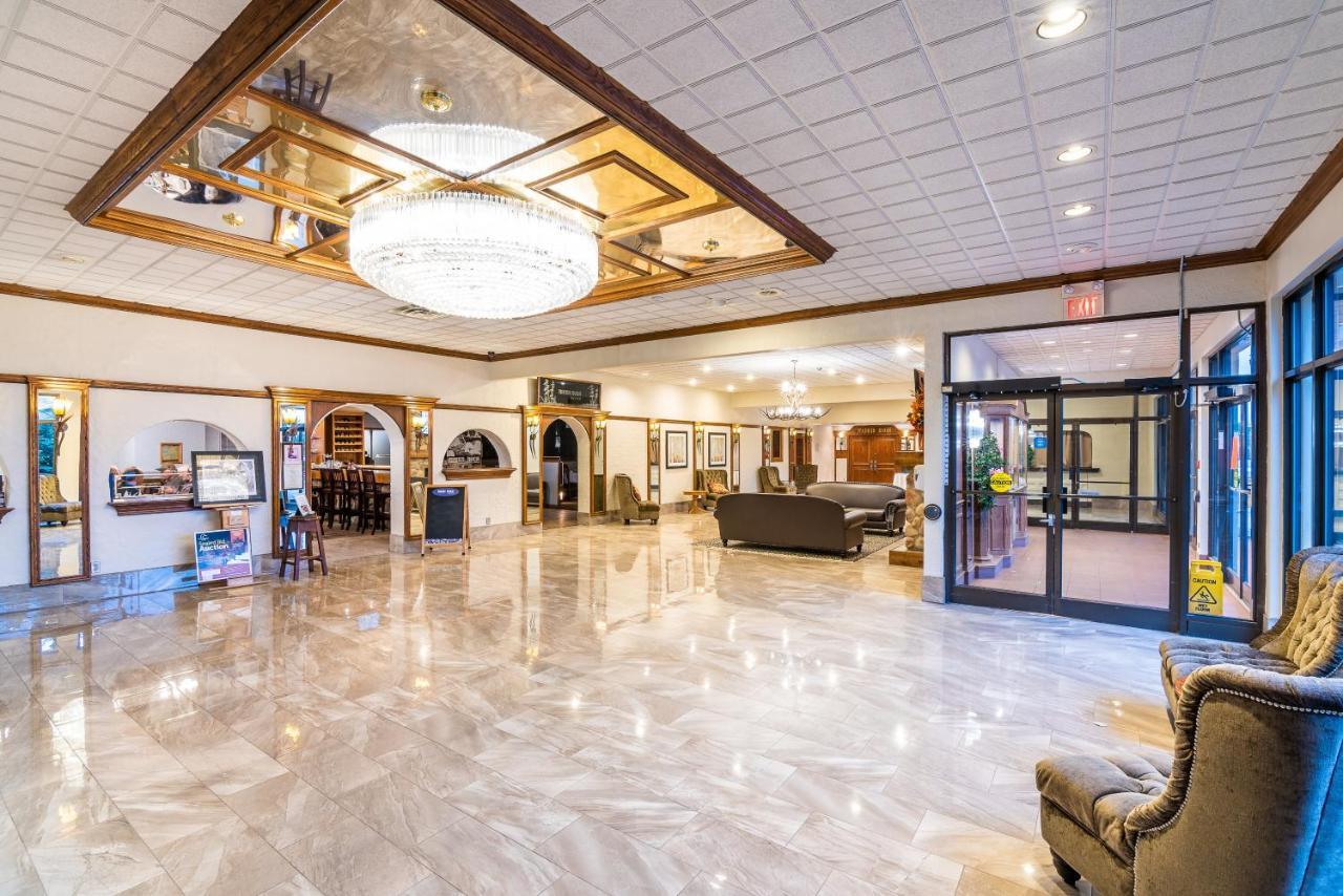 Ramada By Wyndham Thunder Bay Airlane Hotel Buitenkant foto