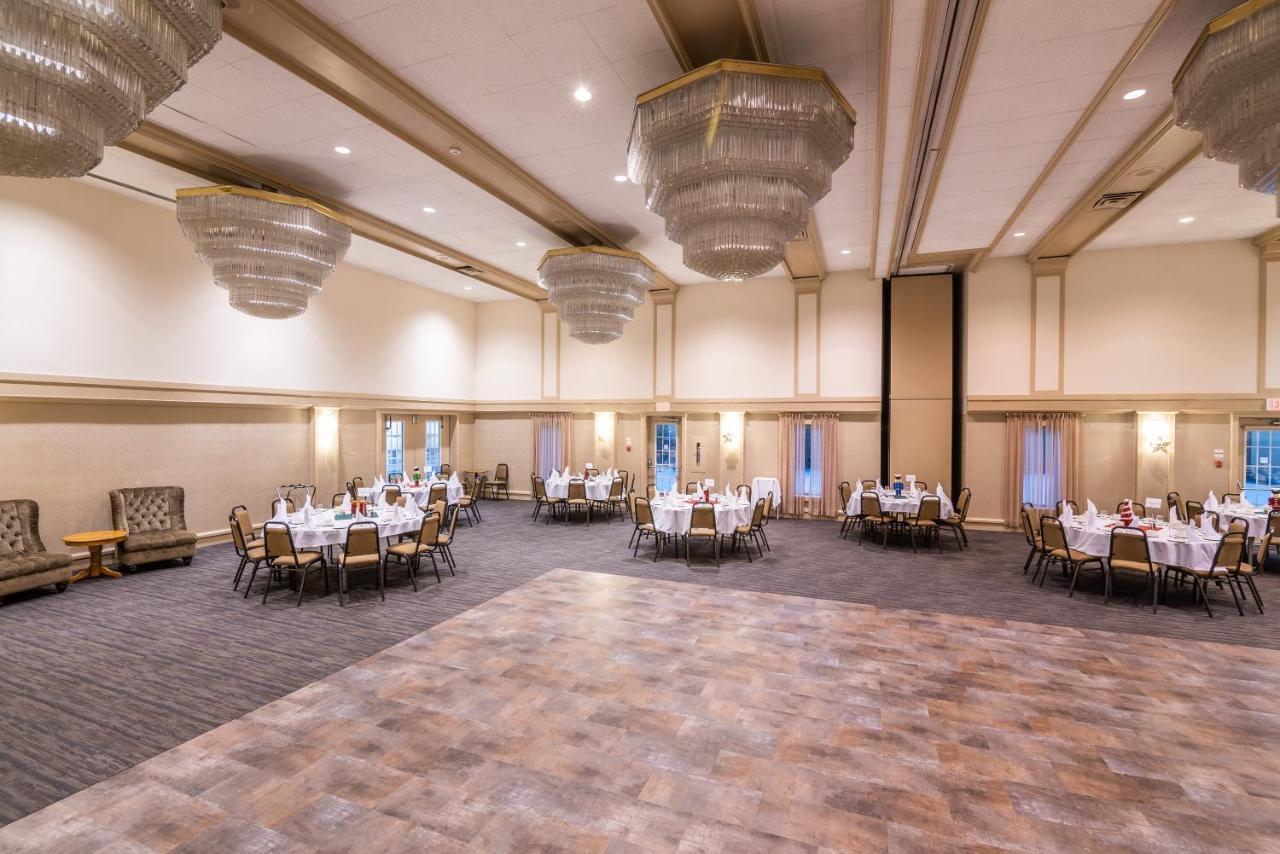 Ramada By Wyndham Thunder Bay Airlane Hotel Buitenkant foto