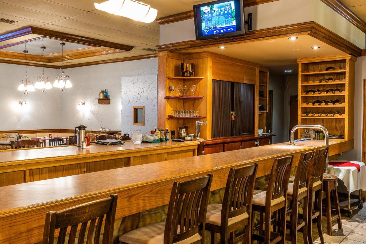 Ramada By Wyndham Thunder Bay Airlane Hotel Buitenkant foto