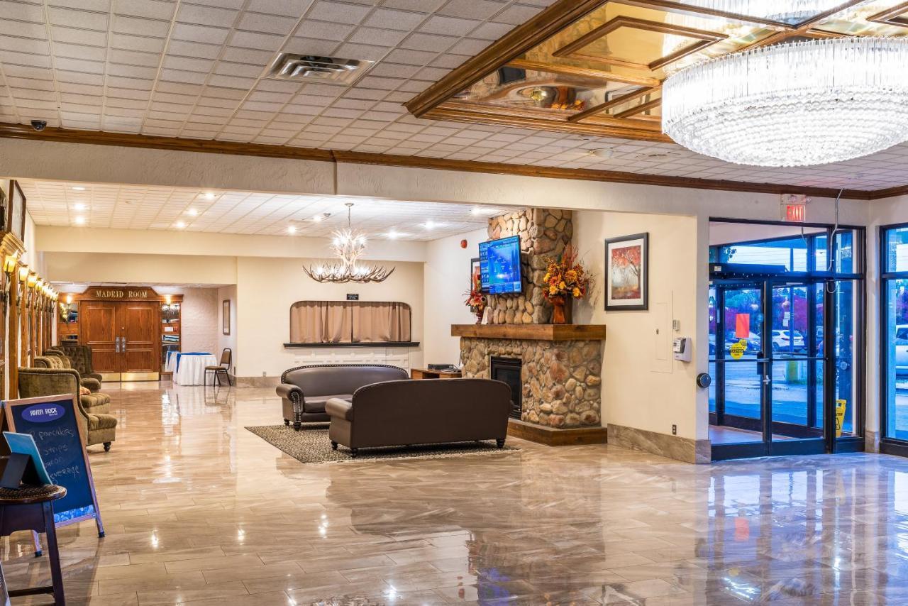 Ramada By Wyndham Thunder Bay Airlane Hotel Buitenkant foto