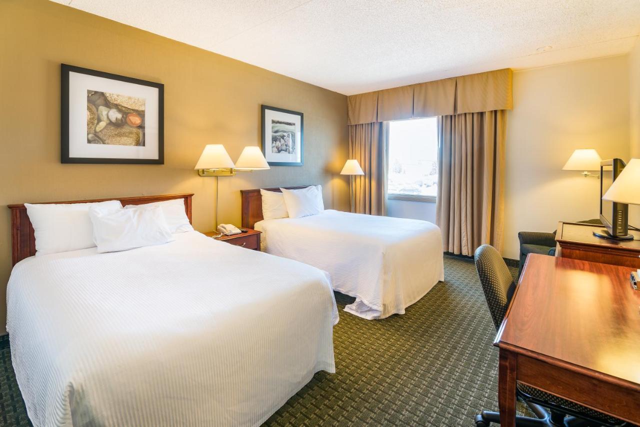 Ramada By Wyndham Thunder Bay Airlane Hotel Buitenkant foto