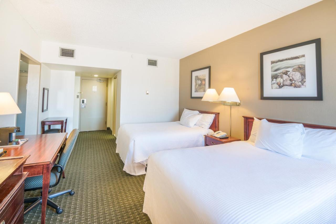 Ramada By Wyndham Thunder Bay Airlane Hotel Buitenkant foto
